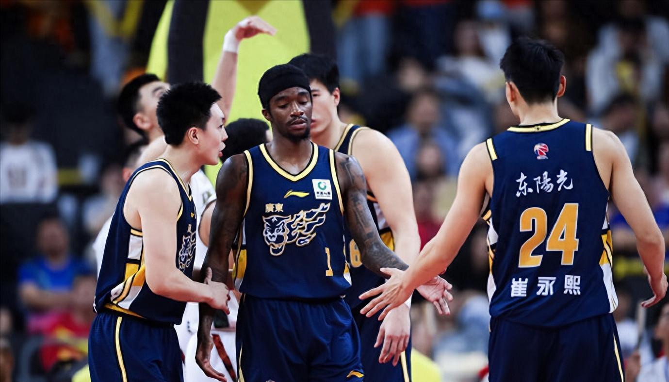 竞技宝app下载-广东主场迎战新疆!对方有两名大外援,杜锋能否率队一雪前耻?